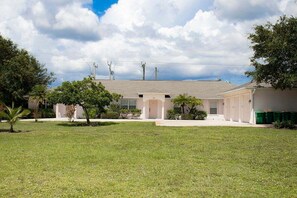 Lovely Rotonda Home