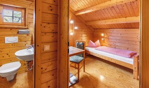 Blockhaus Moritz, 91 qm, 4 Schlafzimmer, Terrasse, max. 6 Personen-Schlafzimmer OG