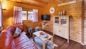 Blockhaus Moritz, 91 qm, 4 Schlafzimmer, Terrasse, max. 6 Personen-Wohnbereich