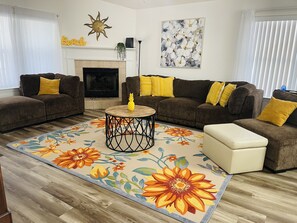 Great large family room to sit & relax after a long day at the beach