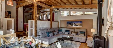 Chalet Alpins - Alpes Travel - Central Chamonix 1