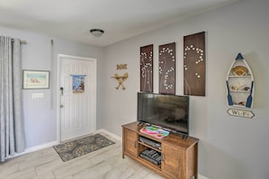 Entrance | Living Room | Keyless Entry
