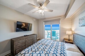 Gulf front master bedroom.