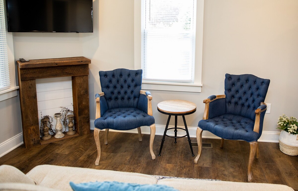Beautifully Renovated 3BR Bungalow 1.4 miles from downtown Bristol