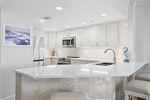 05-Jade-East-Towers-420-Kitchen
