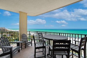 02-Jade-East-Towers-420-Balcony