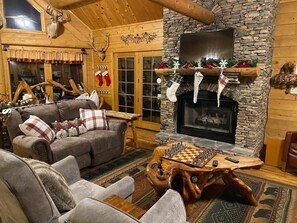 Great room, decorated for holidays November through February!