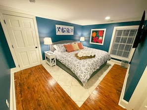 Bedroom 2 includes a KING bed, en-suite bath, and 55" Roku smart TV.