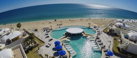 LAS PALMAS IS A TRUE BEACHFRONT RESORT WITH 7 POOLS AND 2 POOL BARS & RESTAURANT