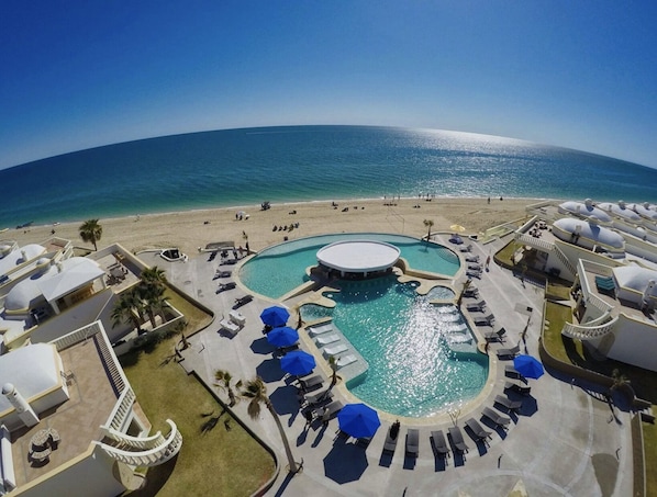 LAS PALMAS IS A TRUE BEACHFRONT RESORT WITH 7 POOLS AND 2 POOL BARS & RESTAURANT