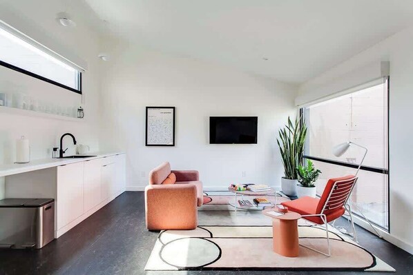 Kitchenette and lounge