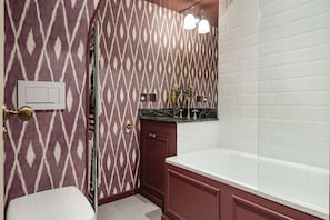 Bathroom (bathtub with shower handle)