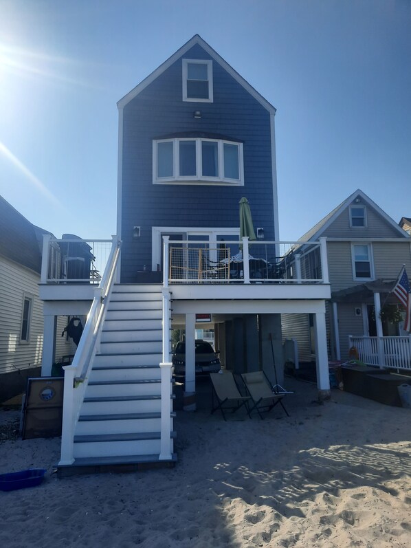 Direct Beach Front 