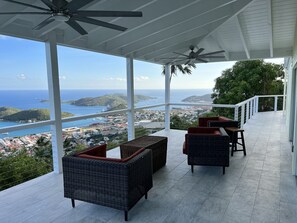 This large deck with amazing view will leave you refreshed!