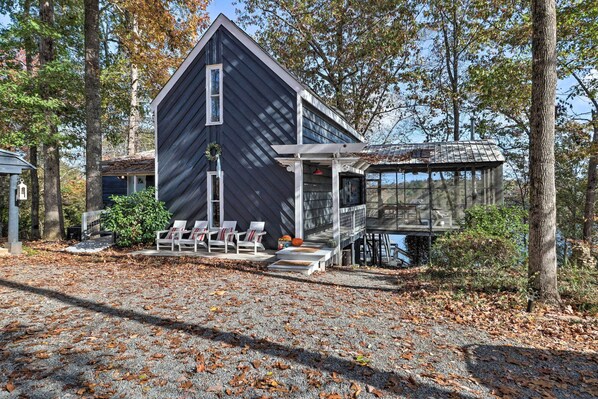 Eatonton Vacation Rental | 1BR | 2BA | 2,000 Sq Ft | 2 Steps Required