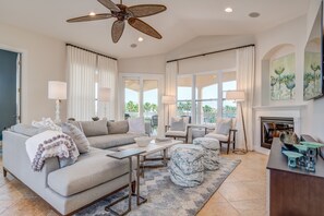 3rd Level Main Living Space Off The Kitchen!