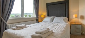 Bedroom 1 (1)
