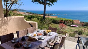 La terrasse de la maison.