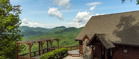 Gorgeous scenery and unparalleled privacy are yours at A Celestial Chalet!