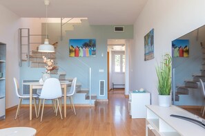 Living room - dining room (2)