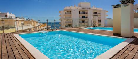 Lovely shared outdoor pool #algarve #summer #sun #vacations