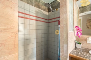 Beach & Salmon Room Bathroom