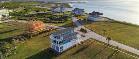 Look at that view of the Bayside!