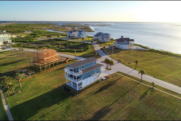 Look at that view of the Bayside! 