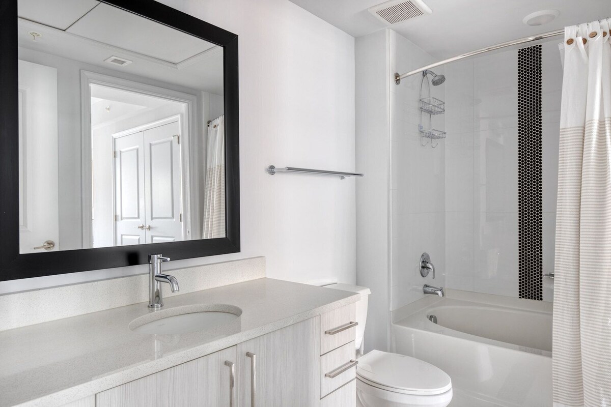Dreamy Virginia Square 1BR w/ Gym & W/D, steps to Metro, by Blueground