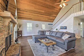 Living Room | Ceiling Fans | Fireplace