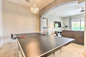 Living Room | Ping-Pong Table