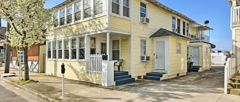 Wildwood Vacation Rental | 2BR | 1BA | 600 Sq Ft | Access By Stairs