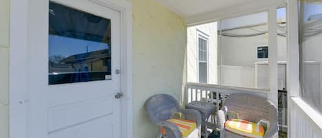 Wildwood Vacation Rental | 2BR | 1BA | 600 Sq Ft | Access By Stairs