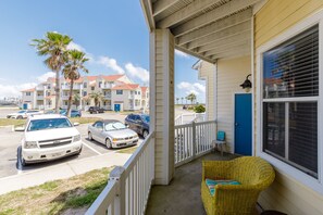Patio area to enjoy the Texas breeze