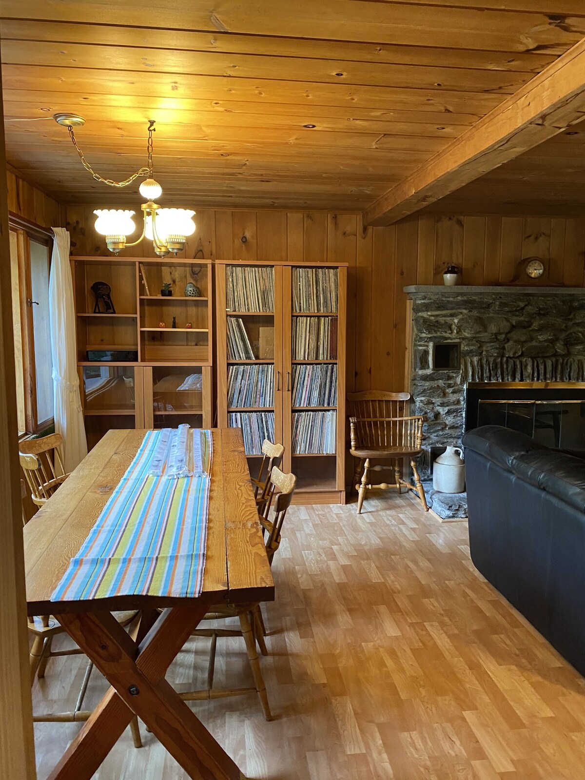 Cozy Cabin on Lake Mahkeenac