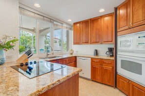 Palms at Wailea 1306 kitchen 1