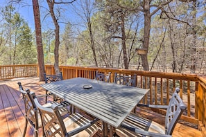 Private Deck | Secluded Location | Outdoor Dining Area