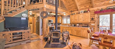 Pinetop-Lakeside Vacation Rental | 2BR | 2BA | Stairs Required | 1,239 Sq Ft