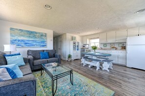 Living room-dining room