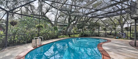 Freeport Vacation Rental | 4BR | 3.5BA | Step-Free Access | 3,500 Sq Ft