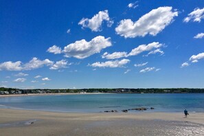 Gooch`s Beach across the street from the home.