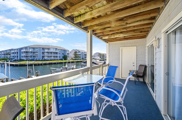 Welcome to Bermuda B107 in The Island at Hidden Harbor!