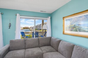 There is plenty of seating for the whol family and you can see the water right from the couch!