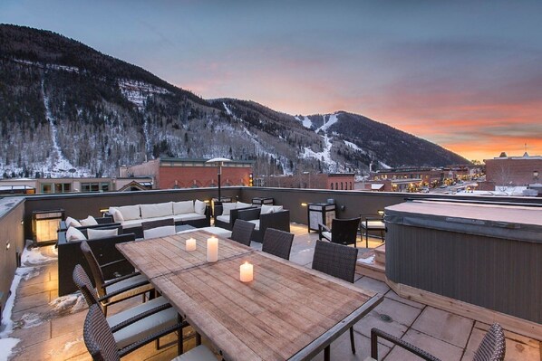 Private VIP balcony with 360 degree views! o