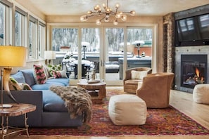 Stunning living room w/ fireplace