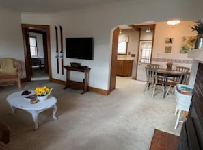 Living/Dining Area