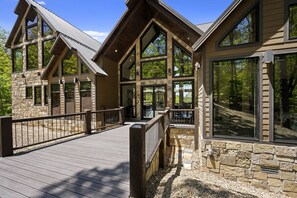 Stunning floor to ceiling windows!