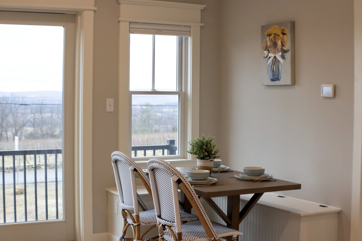 CloudView Cottage – Carriage House Apartment