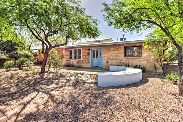 Tucson Vacation Rental | 3BR | 2BA | Step-Free Access Via Carport | 2,120 Sq Ft