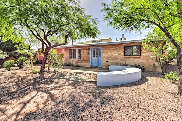 Tucson Vacation Rental | 3BR | 2BA | Step-Free Access Via Carport | 2,120 Sq Ft